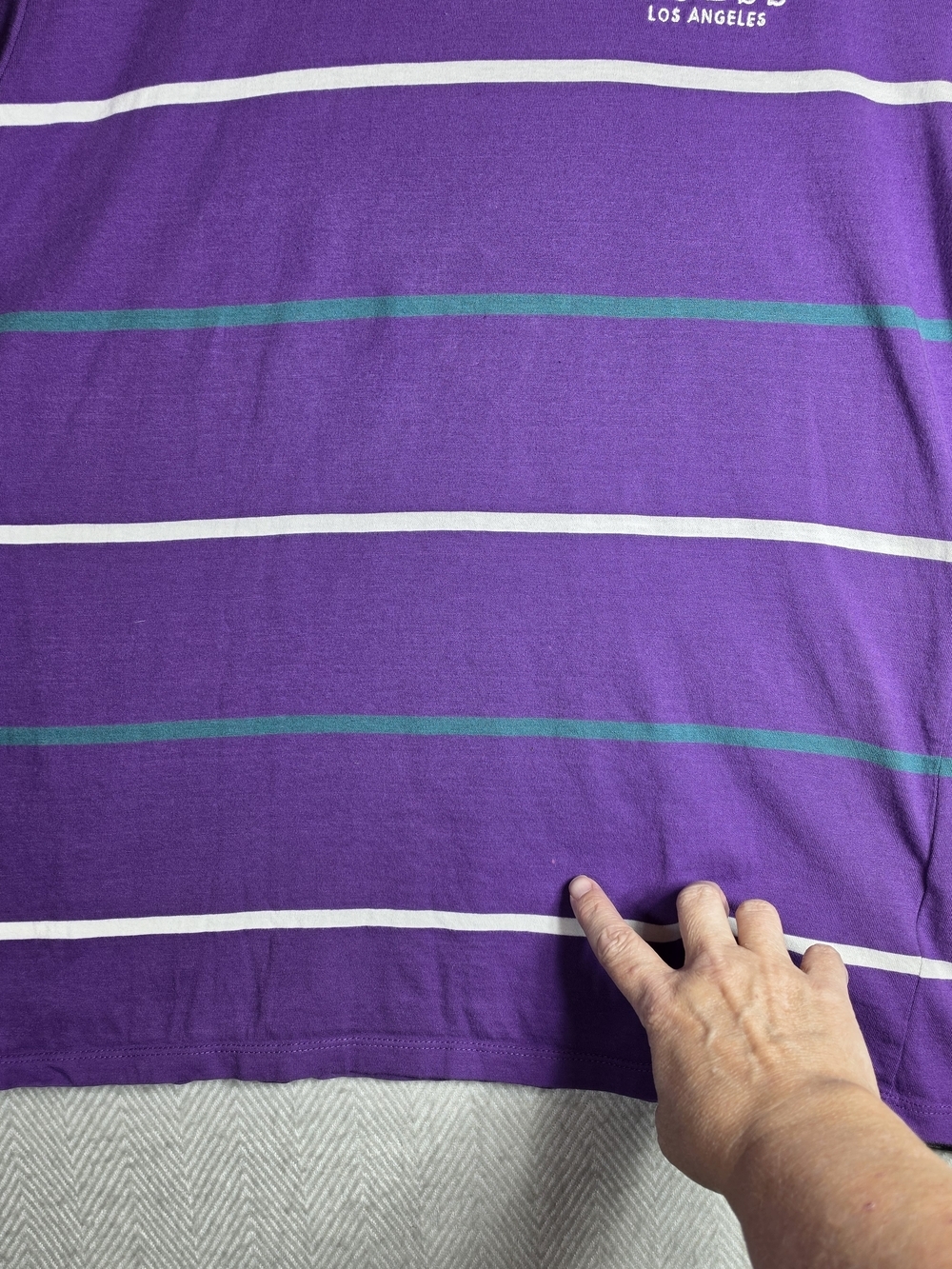 GUESS Purple Stripe Crewneck T-Shirt Mens L - Picture 6 of 8